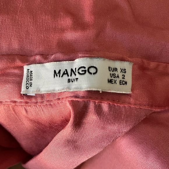 Mango silk shirt in peachy pink with pockets, mango suit collection. - Picture 5 of 5